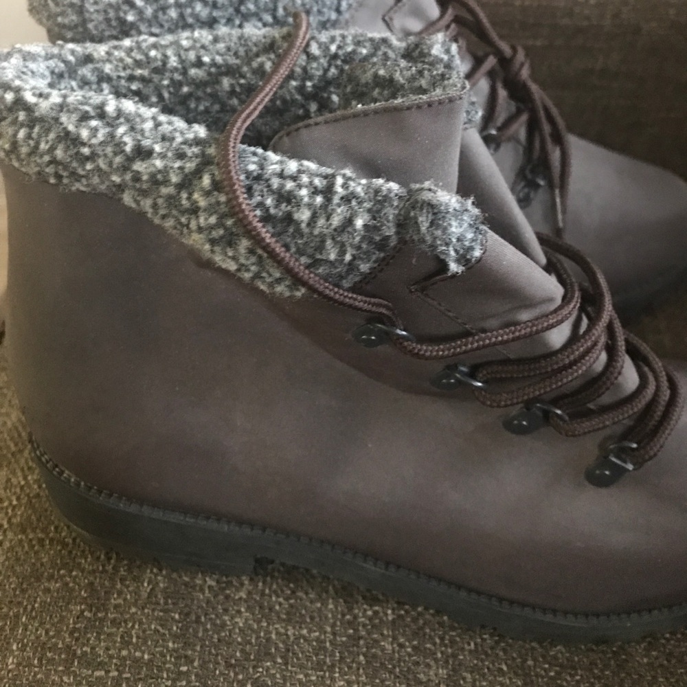 All weather boots